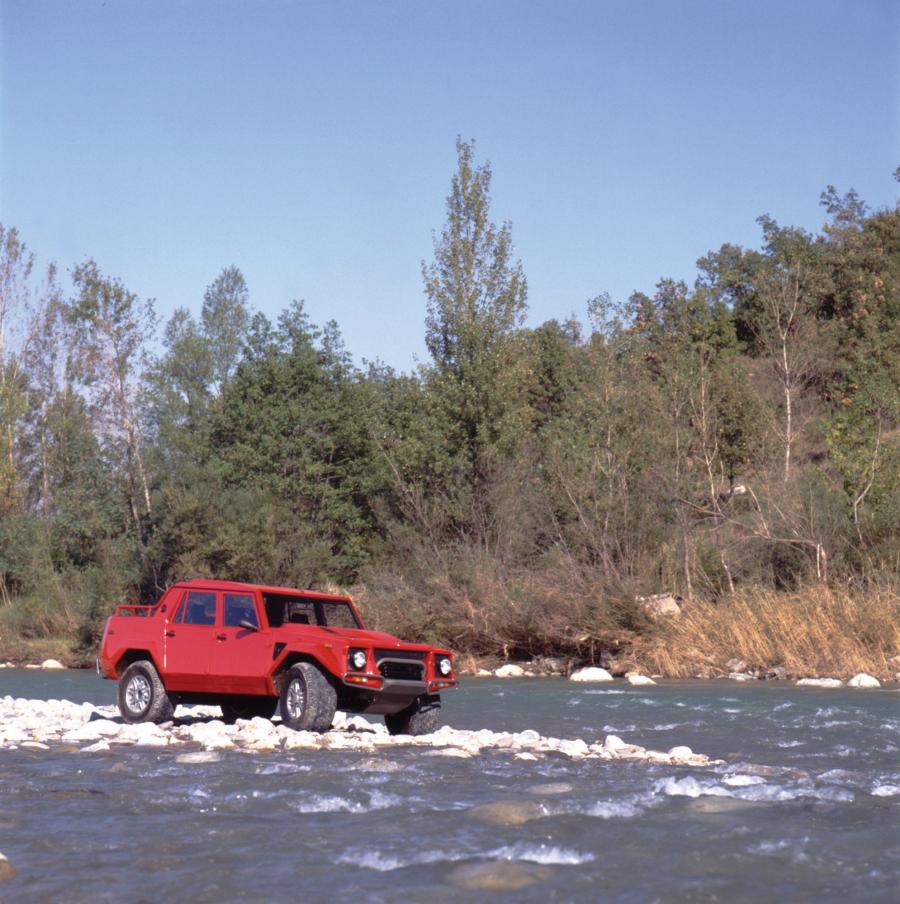  Lamborghini LM002 1990 года  (NA) (фото 7 из 55)